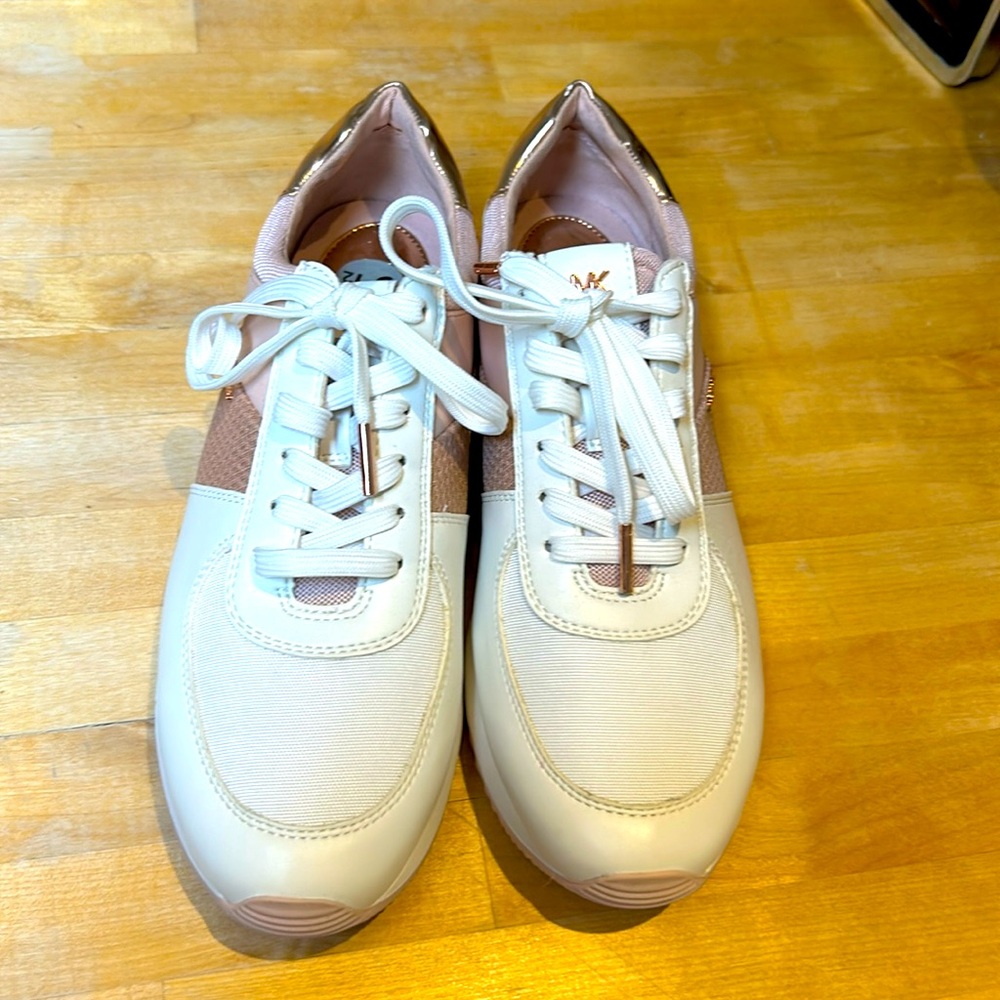 Michael Kors sneakers 9.5